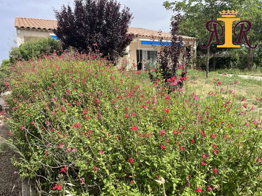 Lançon-Provence, Bouches-du-Rhôneの高級住宅