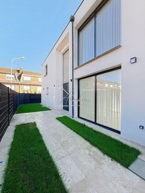 Luxury home in Emmerin, North