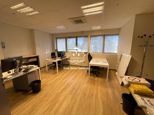 Ufficio a Limoges, Haute-Vienne