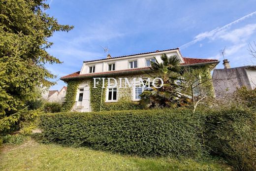 Luxury home in Chennevières-sur-Marne, Val-de-Marne