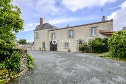 豪宅  Saint-Fulgent, Vendée