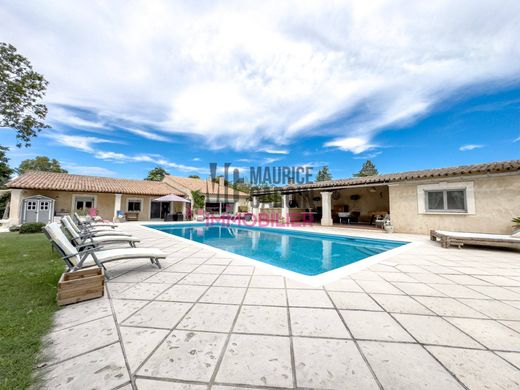 Luxury home in Taillades, Vaucluse