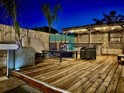 Sérignan, Héraultの高級住宅