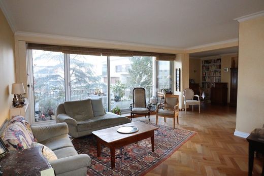 Apartment / Etagenwohnung in Louveciennes, Yvelines