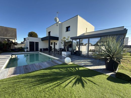 Luxury home in Les Ponts-de-Cé, Maine-et-Loire