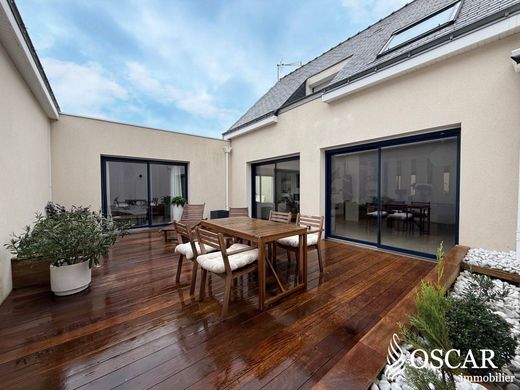 Luxe woning in Carquefou, Loire-Atlantique