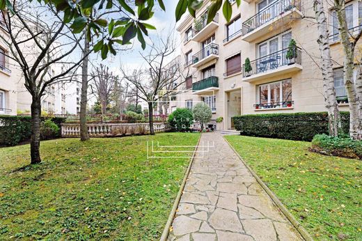 ニュイイシュールセーヌ, Hauts-de-Seineのアパートメント