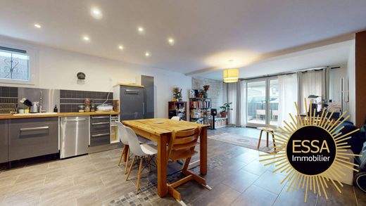Apartment / Etagenwohnung in Viroflay, Yvelines