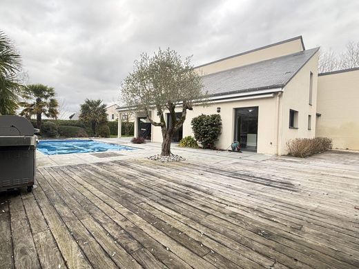 Luxury home in Cholet, Maine-et-Loire