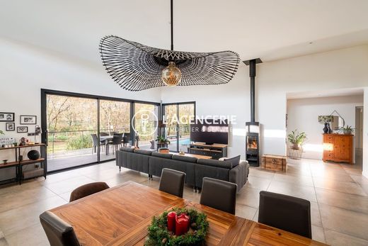 Элитный дом, Le Haillan, Gironde