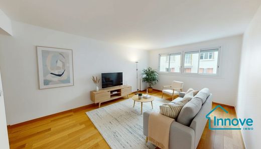 Apartment in Motte-Picquet, Commerce, Necker, Paris