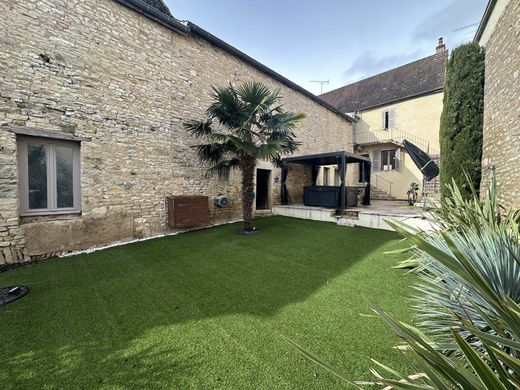 Maison de luxe à Meursault, Côte-d'Or