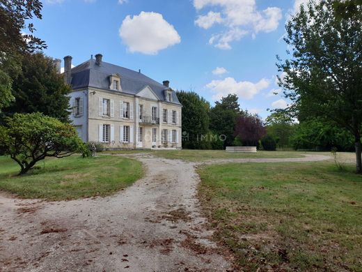 Schloss / Burg in Matha, Charente-Maritime