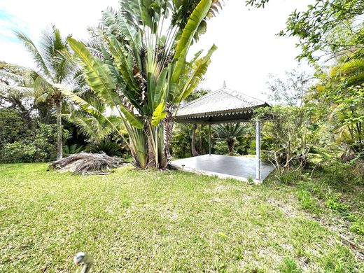 Luxury home in Farino, Province Sud