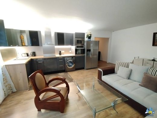 Appartement in Courbevoie, Hauts-de-Seine