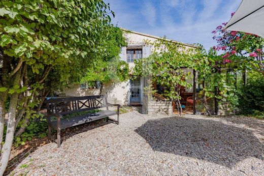 Luxury home in Vaison-la-Romaine, Vaucluse