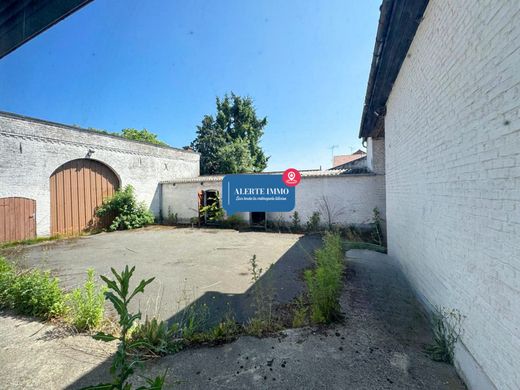 호화 저택 / La Neuville, North