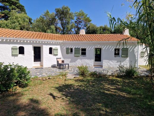 Luxury home in La Guérinière, Vendée