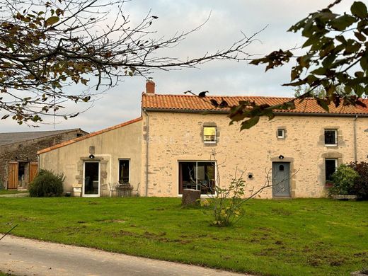 Luxury home in La Roche-sur-Yon, Vendée