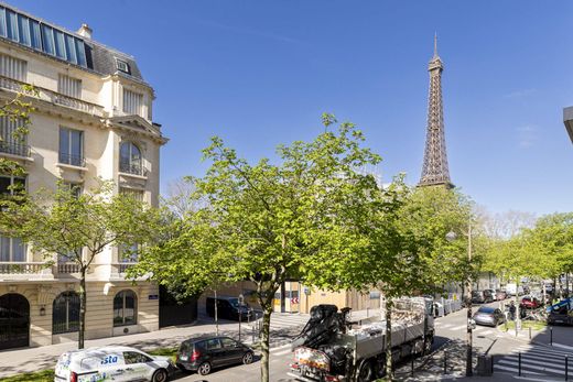 Apartment in Tour Eiffel, Invalides – Ecole Militaire, Saint-Thomas d’Aquin, Paris