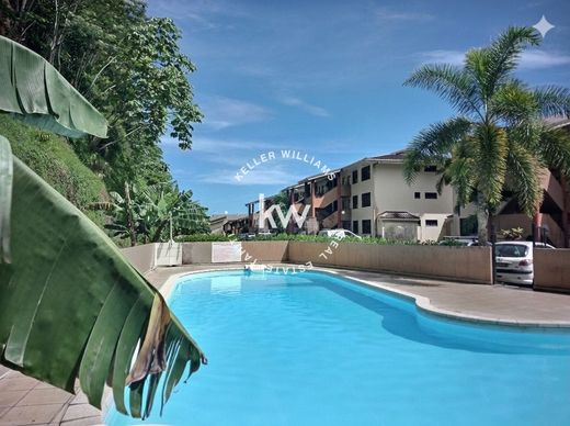 Apartment / Etagenwohnung in Mahina, Îles du Vent