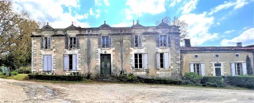 Luxus-Haus in Saintes, Charente-Maritime