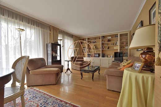 Apartment in Saint-Maur-des-Fossés, Val-de-Marne