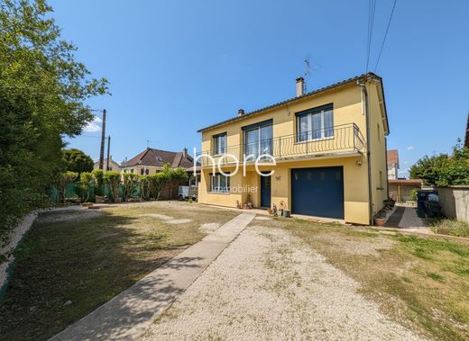 Luxury home in Osny, Val d'Oise
