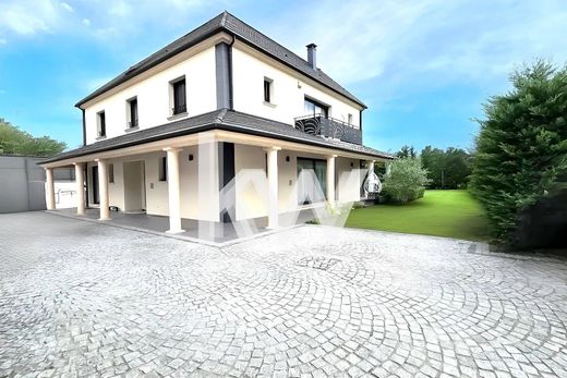 Casa di lusso a Élancourt, Yvelines