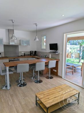 Luxury home in Carcans, Gironde
