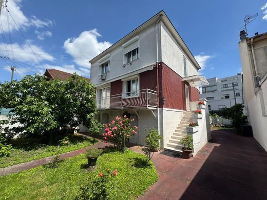 Casa de luxo - La Courneuve, Seine-Saint-Denis