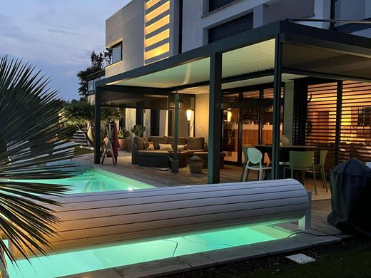 Casa di lusso a Castelnau-d'Estrétefonds, Alta Garonna