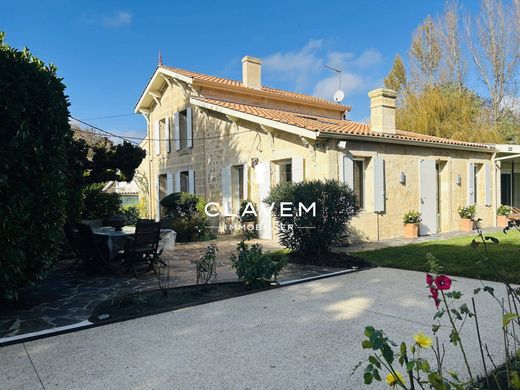 ‏בתי יוקרה ב  Saint-André-de-Cubzac, Gironde