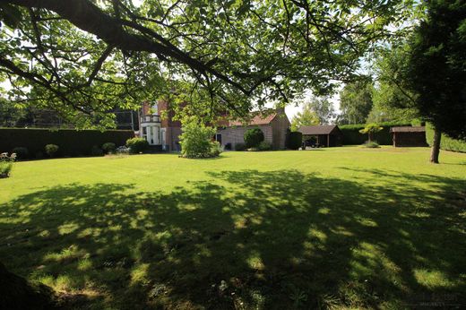 Luxury home in Pont-à-Marcq, North