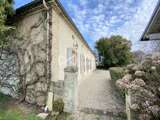 Luxury home in Bayon-sur-Gironde, Gironde