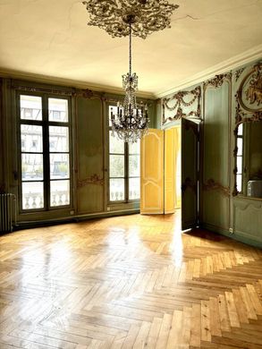 Apartment / Etagenwohnung in Rouen, Seine-Maritime