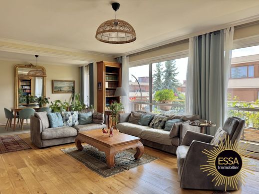 Apartment in Noisy-le-Roi, Yvelines