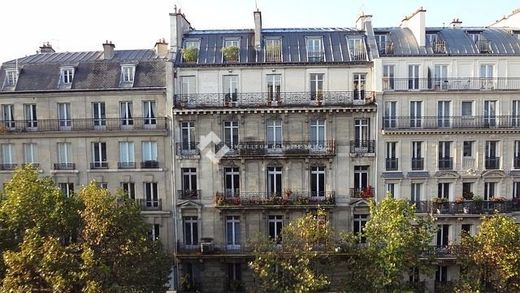 Κτίριο σε Montmartre, Abbesses, Grandes-Carrières, Paris