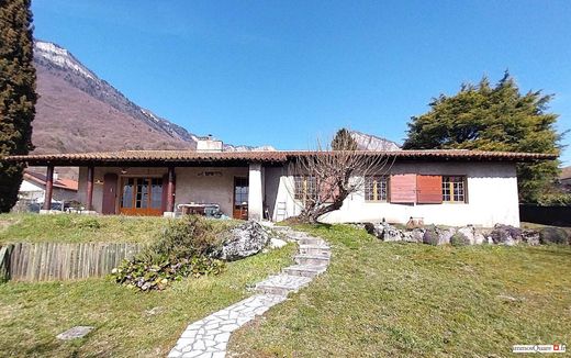 Luxury home in Saint-Ismier, Isère