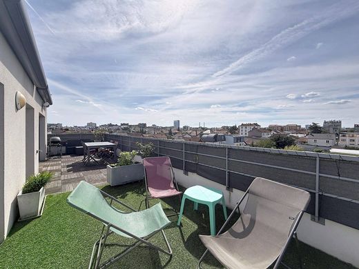 Apartment in Maisons-Alfort, Val-de-Marne
