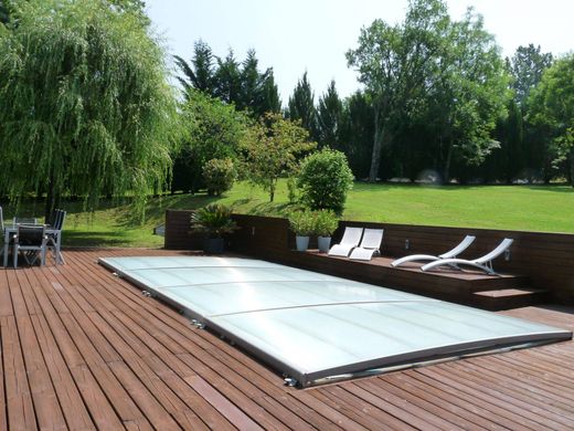 Элитный дом, Lons-le-Saunier, Jura