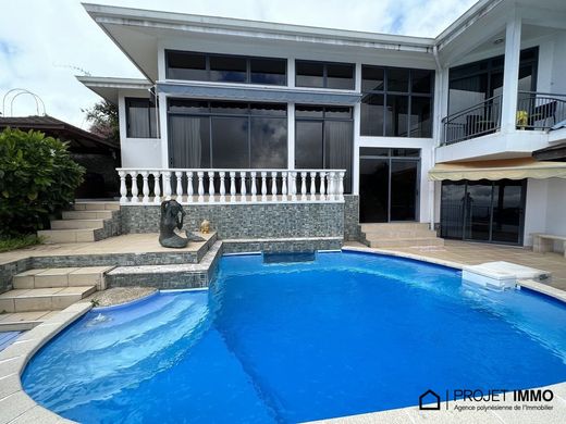 호화 저택 / Mahina, Îles du Vent