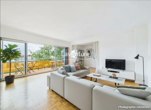 Appartement à Le Plessis-Robinson, Hauts-de-Seine