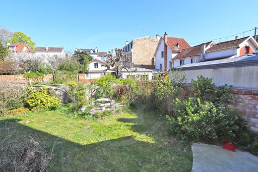 Apartment / Etagenwohnung in Viroflay, Yvelines