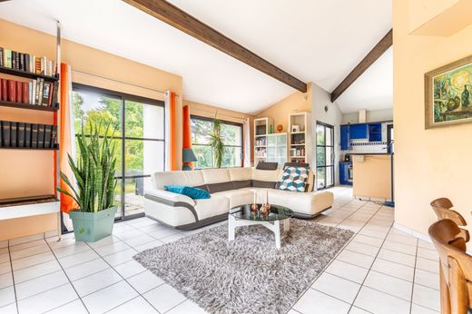 Luxury home in Bruges, Gironde
