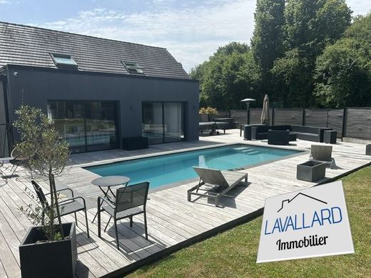 Luxe woning in Bacouel-sur-Selle, Somme