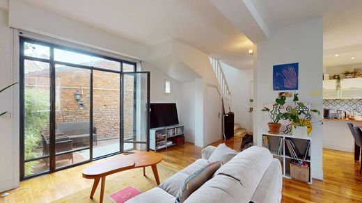 Luxus-Haus in Buttes-Chaumont, Villette, Bas Belleville, Paris