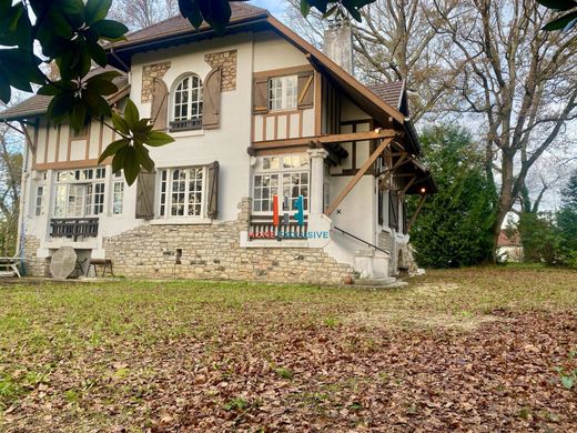 Luxury home in Urt, Pyrénées-Atlantiques