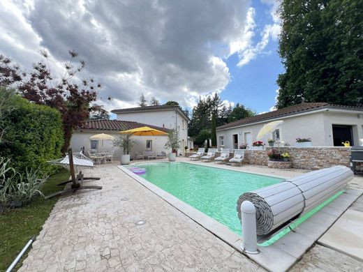 Luxury home in Saint-Priest-en-Jarez, Loire