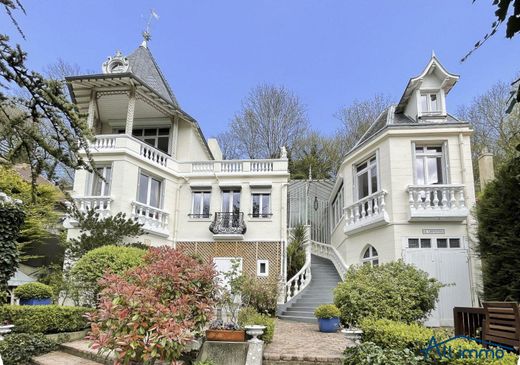 Maison de luxe à Brunoy, Essonne